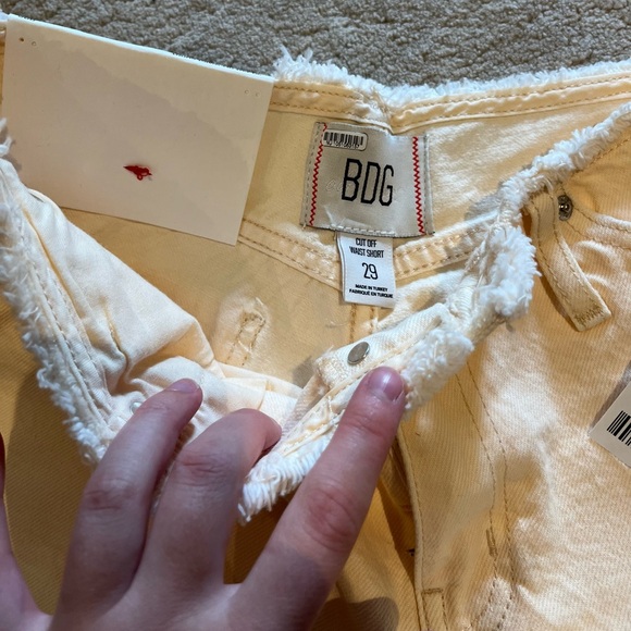 Urban Outfitters BDG Cream Frayed Hem Jean Shorts - Picture 3 of 4